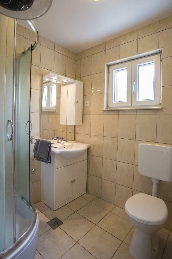 Apartment Smuljic Vrboska Bagian luar foto