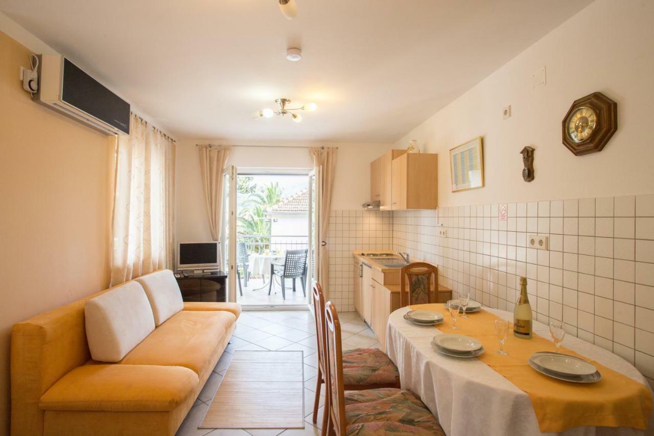 Apartment Smuljic Vrboska Bagian luar foto